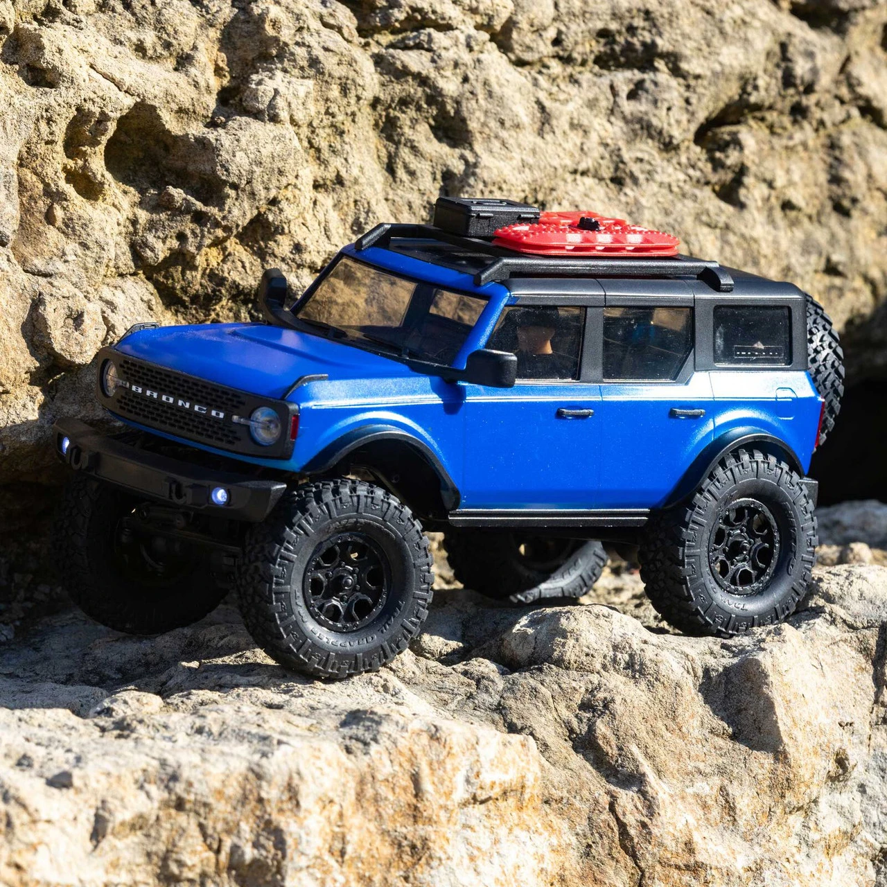 Axial 1/24 SCX24 2021 Ford Bronco 4wd Truck RTR, Blue - Image 15