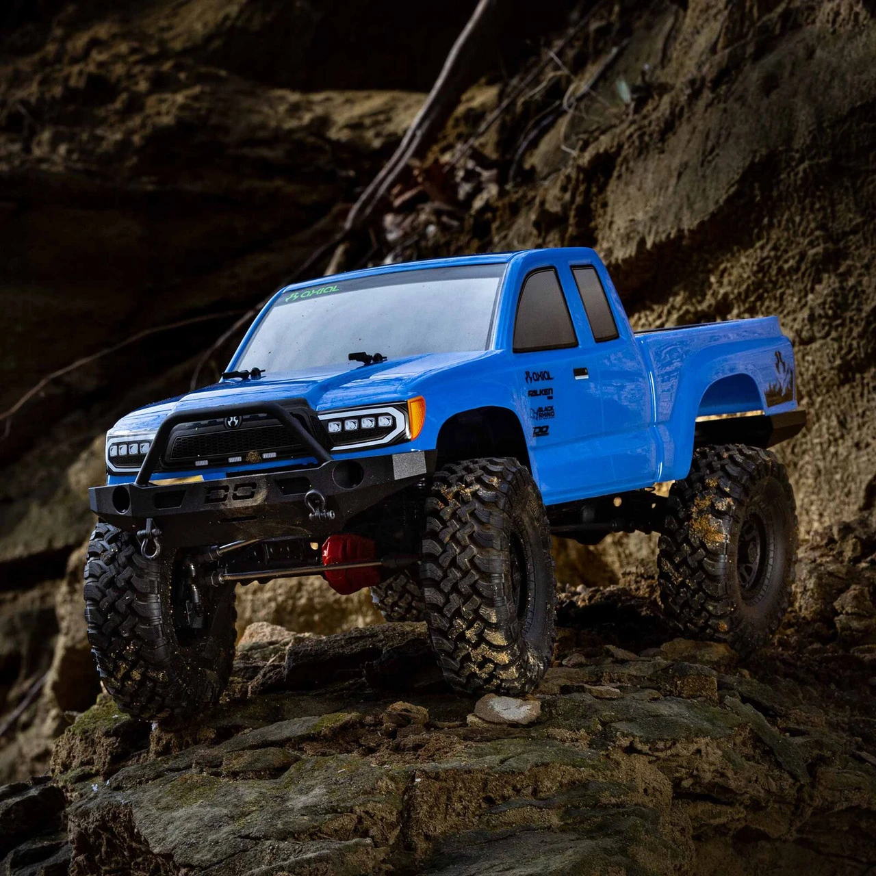 Axial SCX10 III Base Camp 1/10th 4WD RTR Blue - Image 18