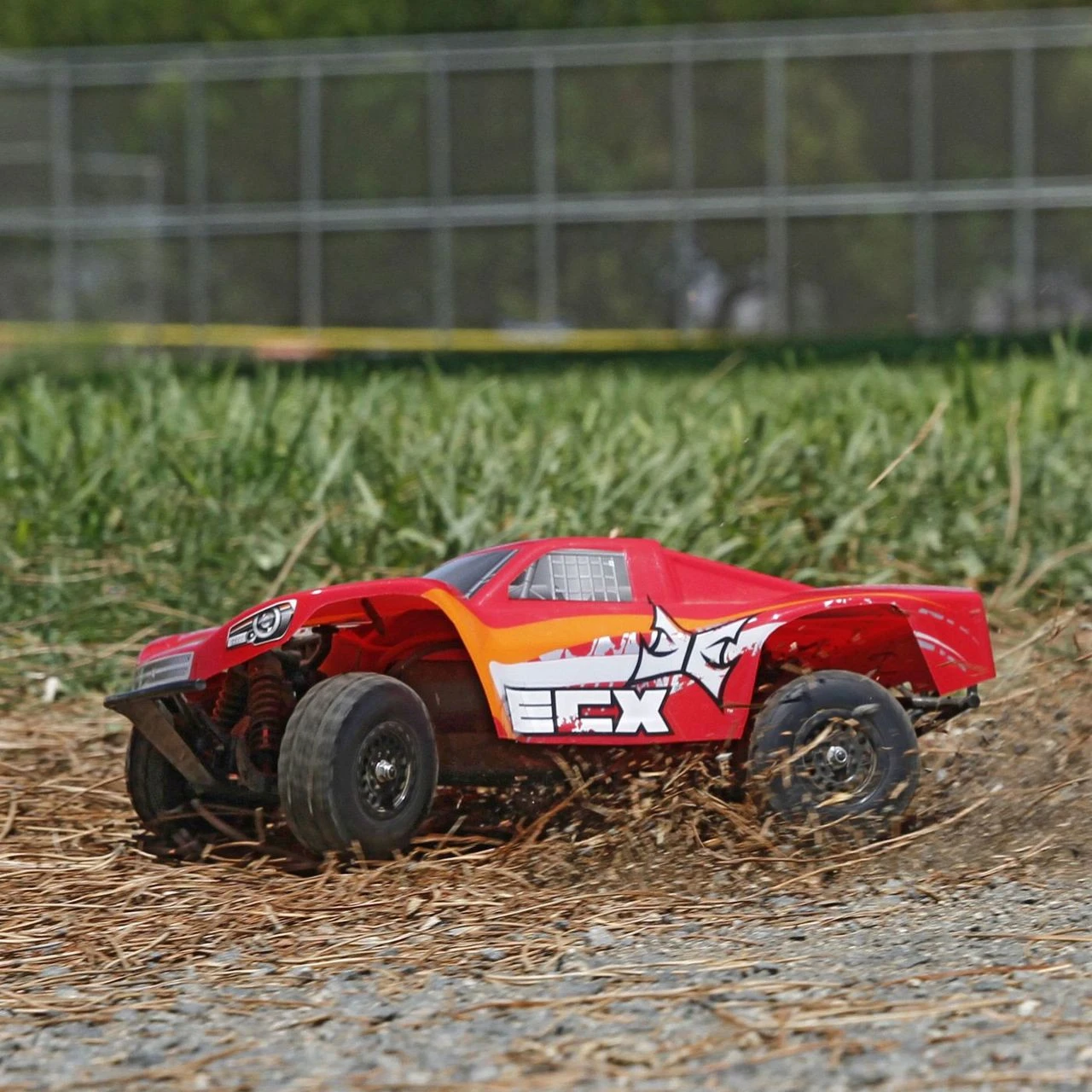 ECX 1/18 Torment 4WD Short Course Truck RTR (Red/Orange) (ECX01001T2) - Image 9