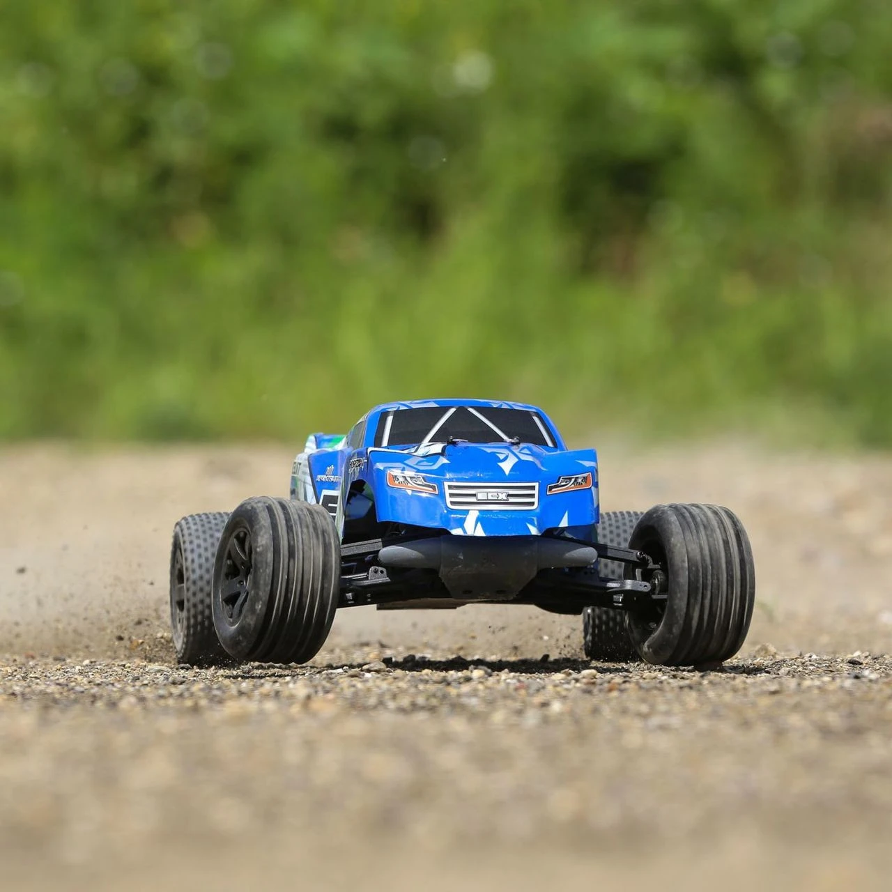 ECX 1/10 Circuit 2WD Stadium Truck Brushed RTR (Blue/White) - Image 17