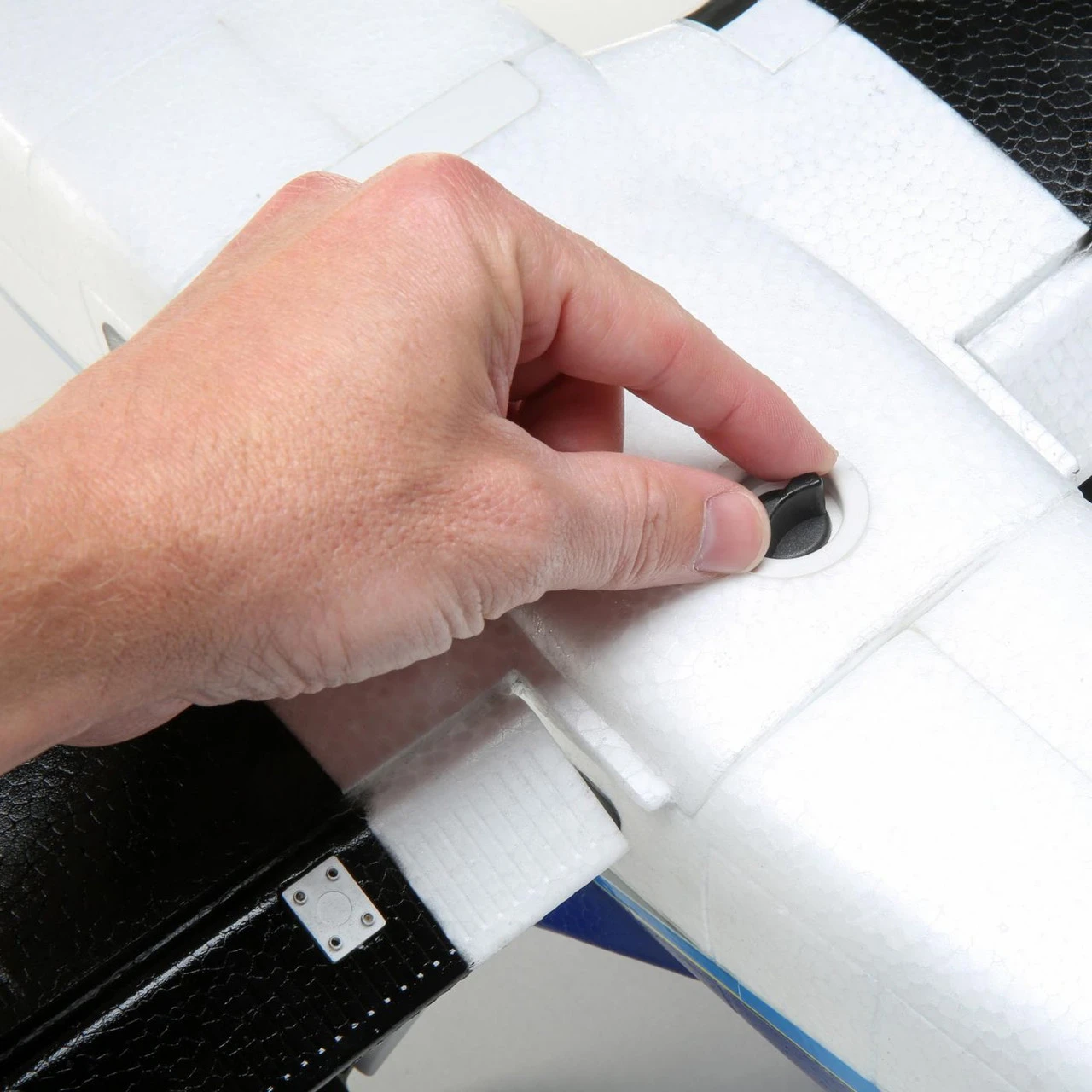 Eflite E-flite Twin Otter BNF Basic Electric Airplane W/AS3X And SAFE Technology And Floats - Image 14