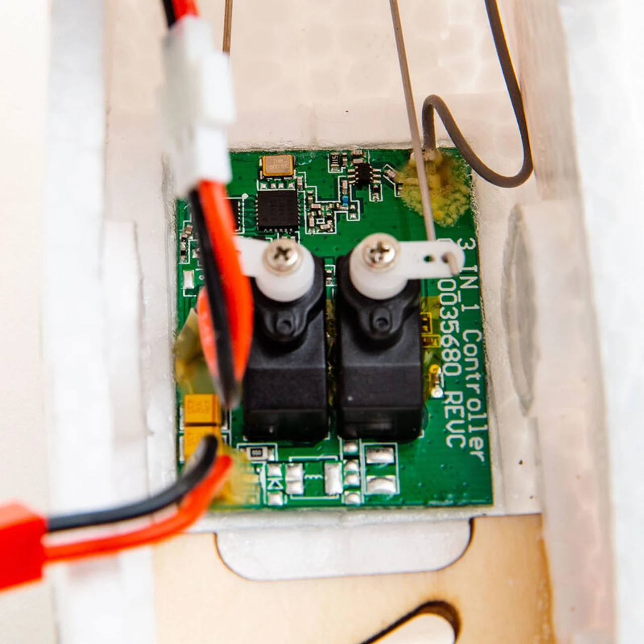 HobbyZone Mini AeroScout RTF Electric Airplane (770mm) - Image 18