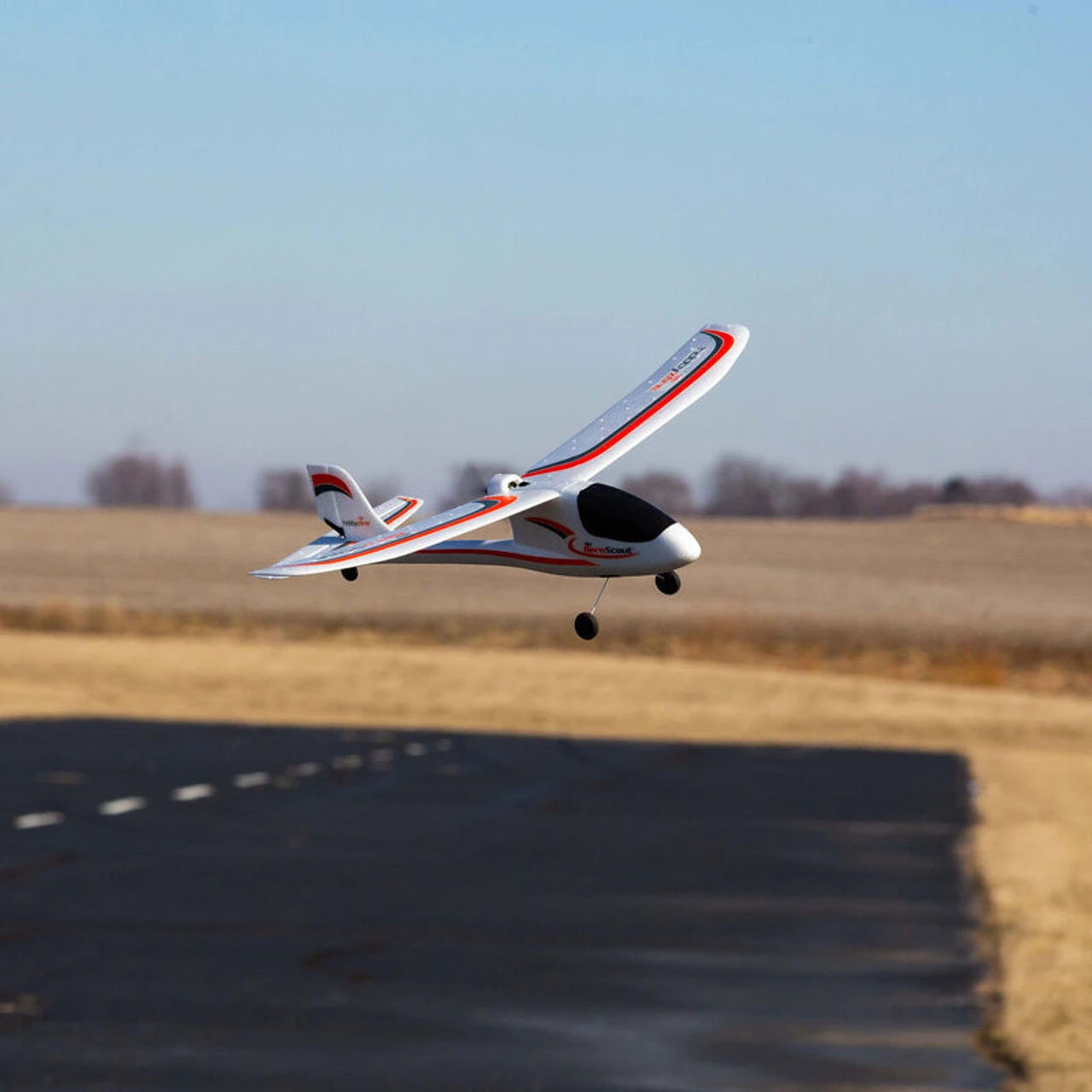 HobbyZone Mini AeroScout RTF Electric Airplane (770mm) - Image 16