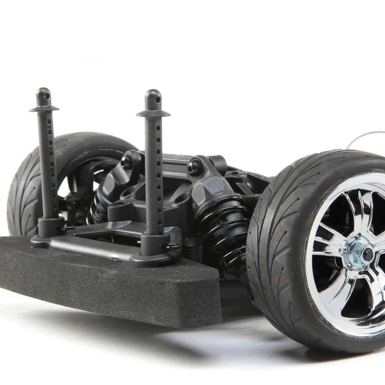 Losi 1/10 1969 Chevy Camaro V100 AWD Brushed RTR, Red - Image 13